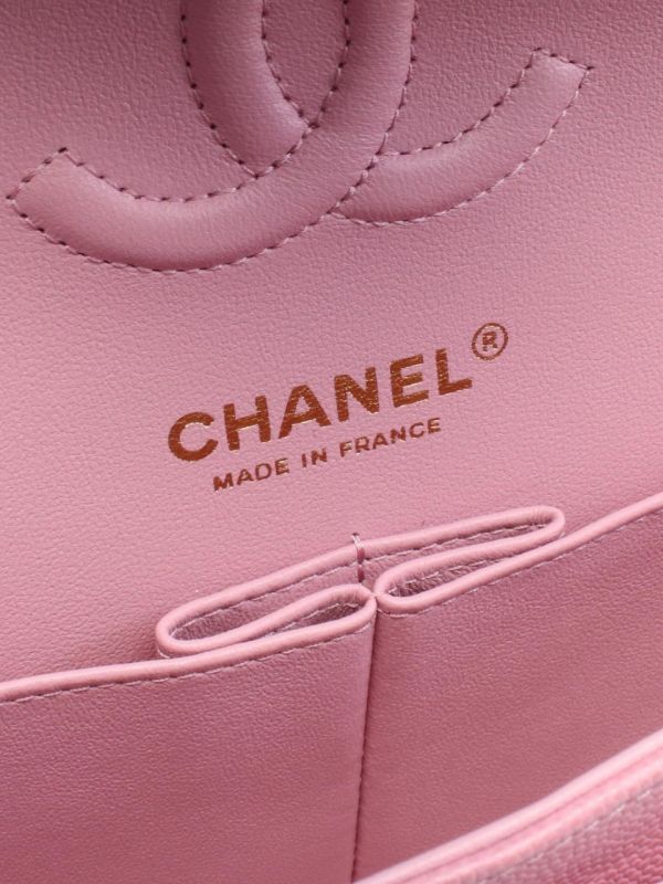 CHANEL leather shoulder bag